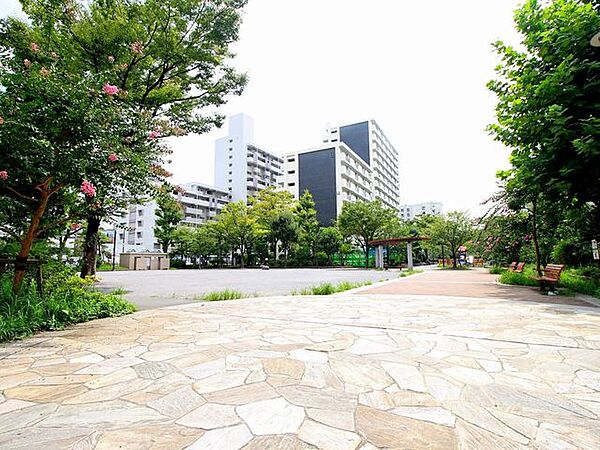 徒歩11分。高森公園 850m