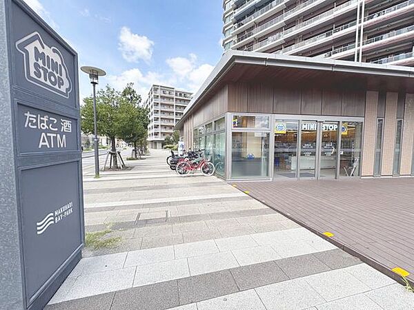 徒歩4分。ミニストップ幕張ベイパーク店 300m