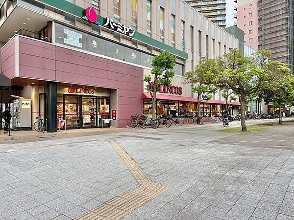徒歩10分。リンコスベイタウン店 730m
