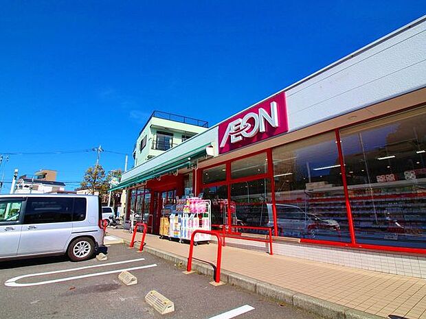 徒歩5分。まいばすけっと 鹿骨1丁目店 380m