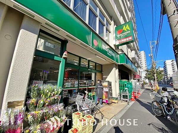 徒歩3分。マルエツ東上野店 220m