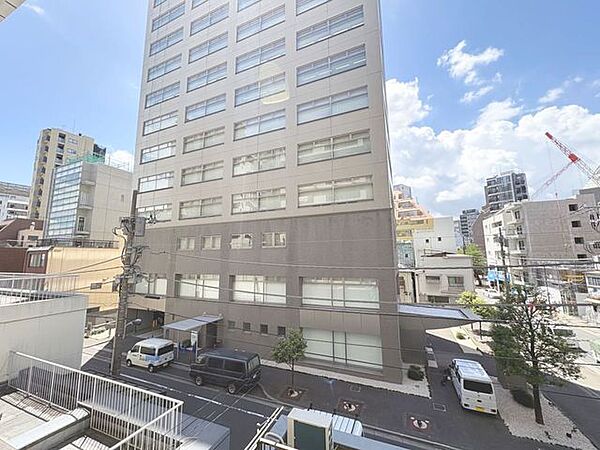 「眺望」穏やかな街並みを一望しながら、爽やかな風と柔らかく降り注ぐ陽光を感じて頂けます。