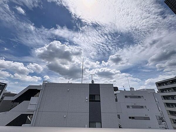 「眺望」穏やかな街並みを一望しながら、爽やかな風と柔らかく降り注ぐ陽光を感じて頂けます。