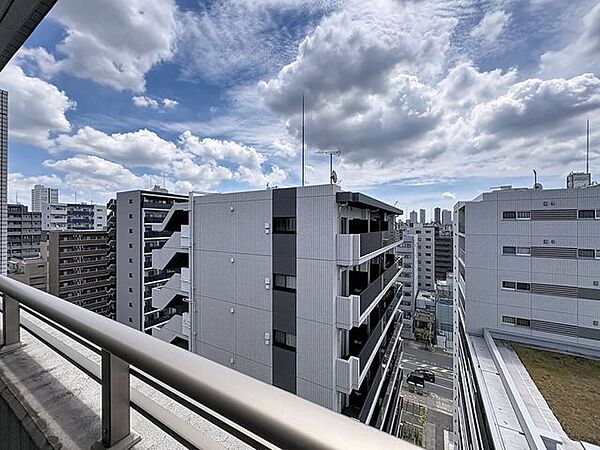 「眺望」心地よい風を感じながら、青空を眺め一息つくことのできる住空間です。