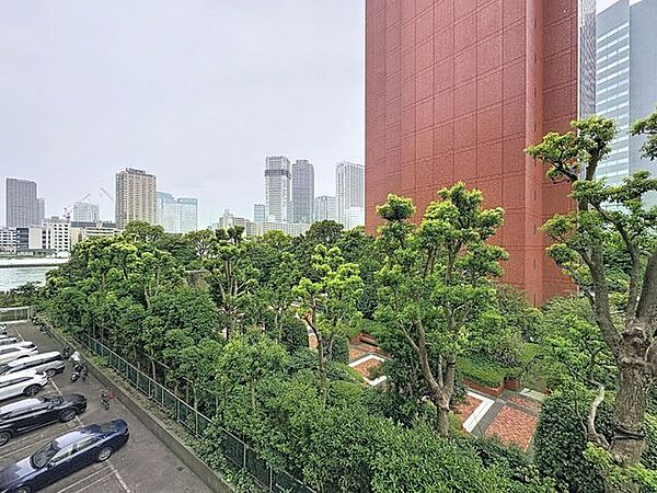 「眺望」心地よい風を感じながら、青空を眺め一息つくことのできる住空間です。
