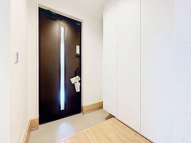 「玄関」「ただいま」・「おかえり」。新居で交わす家族同士の何気ないやり取りがただ何となく嬉しいんです。自分のお家を手に入れた事の喜びが感じられるお客様からの素敵なエピソードです。