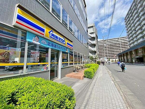 徒歩4分。ミニストップ江東枝川1丁目店 250m