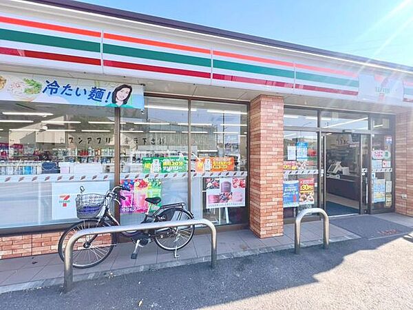 徒歩11分。セブンイレブン船橋海神5丁目店 850m