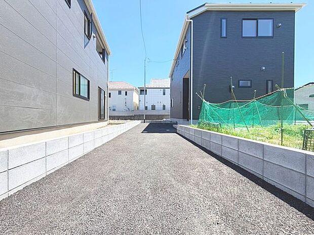 「カースペース」駐車スペースがあるので、お子様の自転車やバイク置き場にするスペースとしてもご利用いただけます。