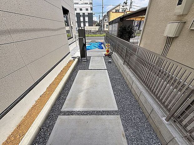 「カースペース」駐車スペースがあるので、お子様の自転車やバイク置き場にするスペースとしてもご利用いただけます。