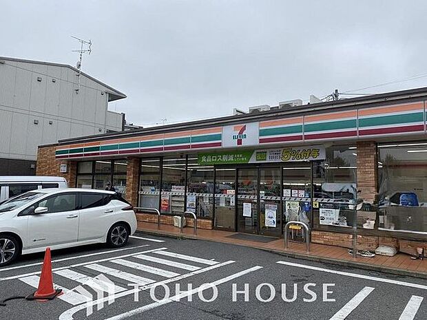 徒歩17分。セブンイレブン南柏駅東口店 1300m