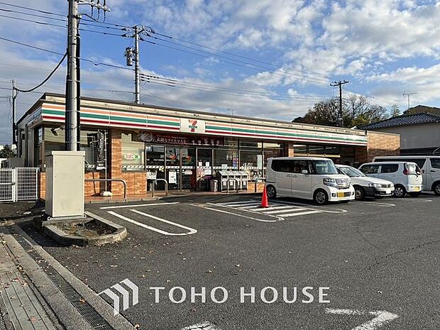 徒歩14分。セブンイレブン北流山店 1050m