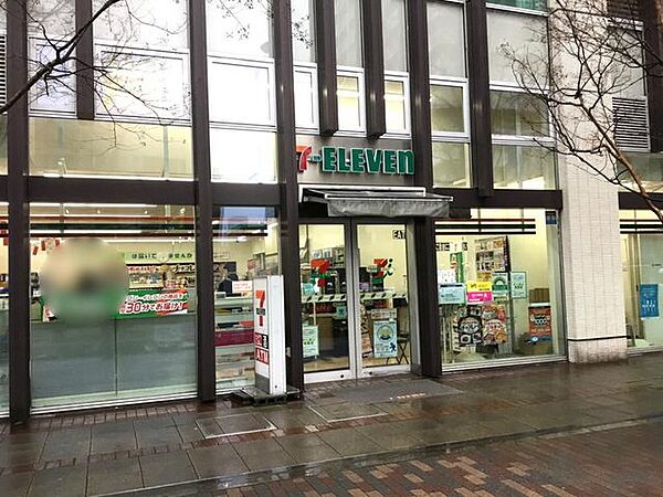 徒歩2分。セブンイレブン月島駅前店 90m