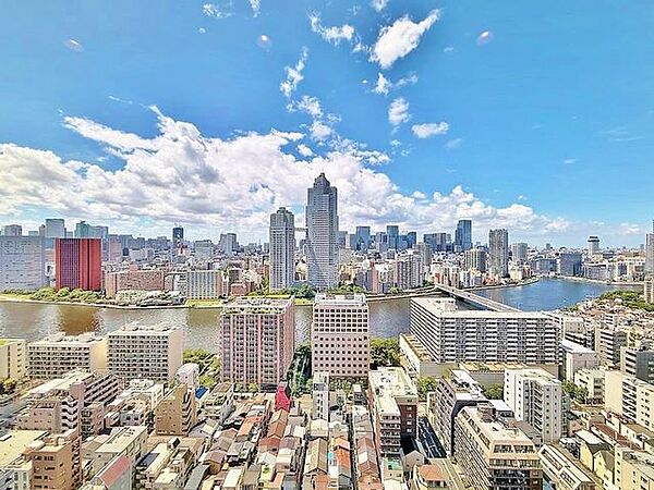 「眺望」心地よい風を感じながら、青空を眺め一息つくことのできる住空間です。