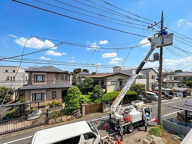 「眺望」穏やかな街並みを一望しながら、爽やかな風と柔らかく降り注ぐ陽光を感じて頂けます。