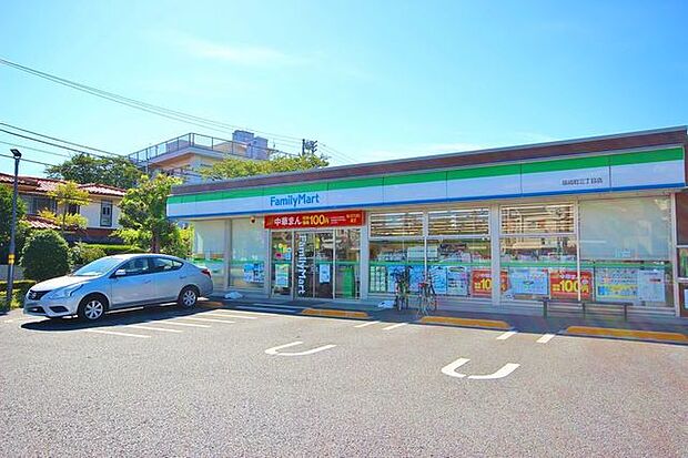 徒歩7分。ファミリーマート篠崎町三丁目店 500m
