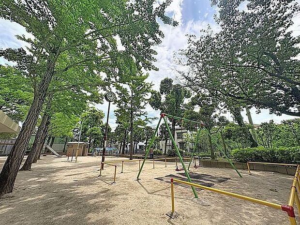 徒歩6分。下篠崎第二児童遊園 450m