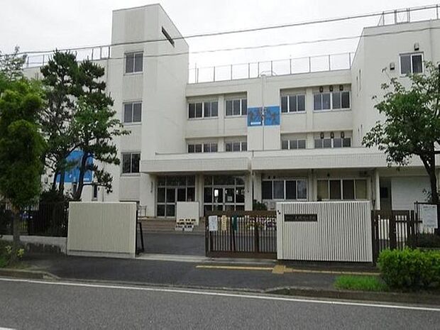 浦安市立見明川小学校 1110m