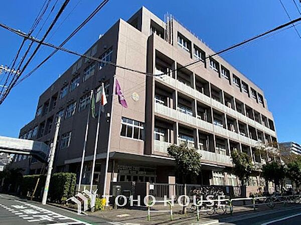 荒川区立諏訪台中学校 1650m