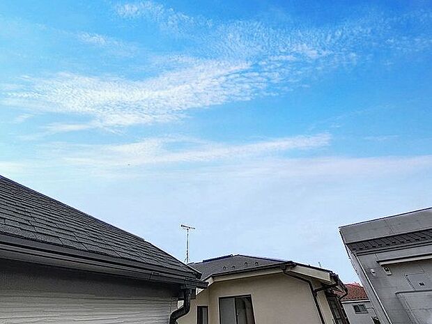 「眺望」穏やかな街並みを一望しながら、爽やかな風と柔らかく降り注ぐ陽光を感じて頂けます。