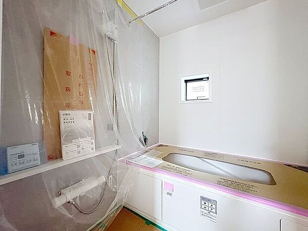「癒され空間のバスルーム(現況)」1日の疲れを取り心身を癒すことができる住まいの中のリラクゼーション空間、リラックスできるよう優しいカラーをチョイスしました。