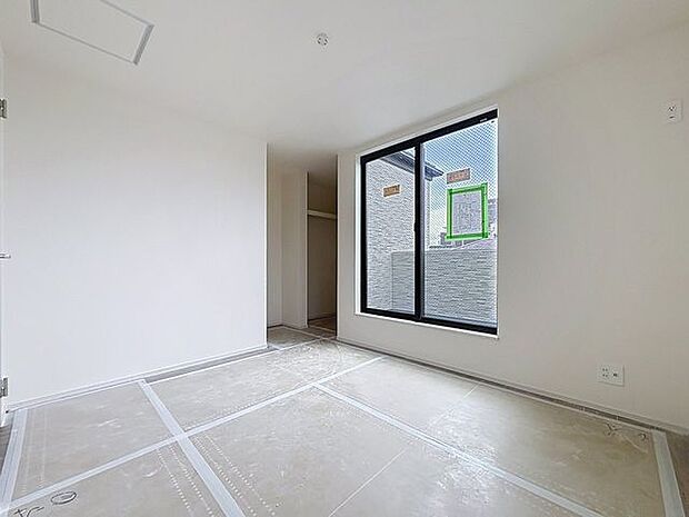 「家具も自由に」家具の配置のし易い室内です。趣味の部屋としても充分な広さを確保しております。