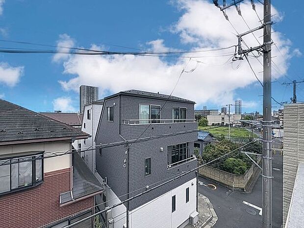 「眺望」心地よい風を感じながら、青空を眺め一息つくことのできる住空間です。