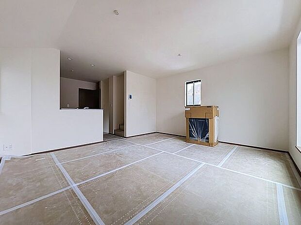 「インテリア映えする内装。」お部屋全体が優しく柔らかな色合いとなっていて、お家時間を穏やかに過ごせる空間が広がっています。(現況)
