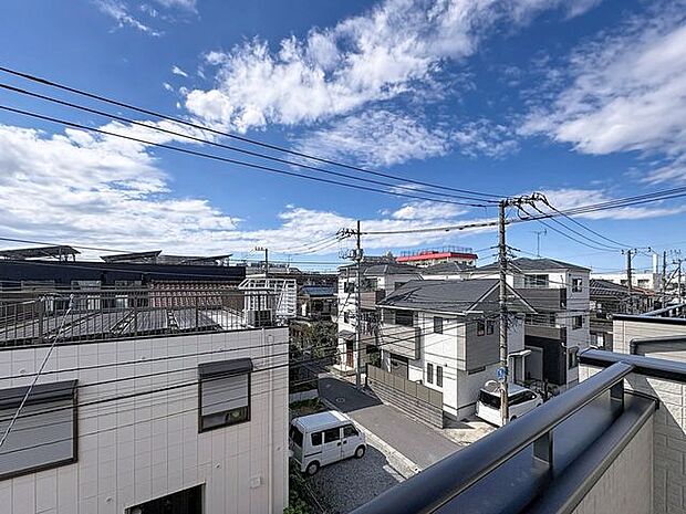 「眺望」心地よい風を感じながら、青空を眺め一息つくことのできる住空間です。