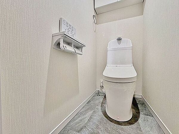 「ウォシュレット機能付き」優れた節水効果や汚れが付きにくい便座など、ほしかった機能が揃ったウォシュレット一体型トイレです。