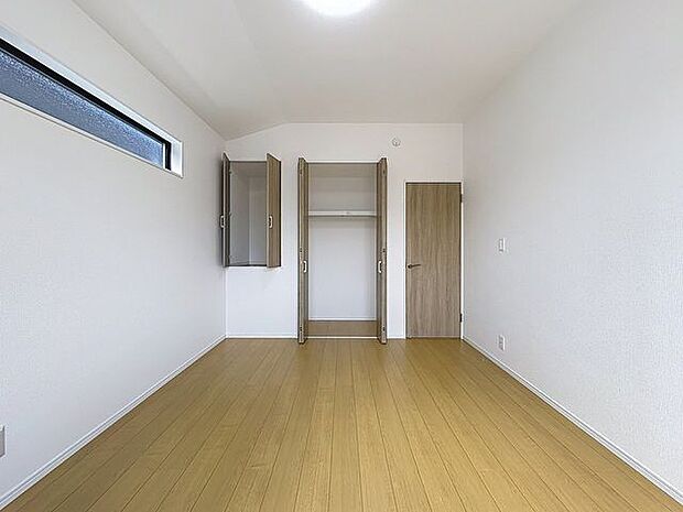 「居心地の良いナチュラル空間」お家時間を穏やかに過ごせる寛ぎの空間です。居心地の良さを実感して頂けるお部屋となっております。