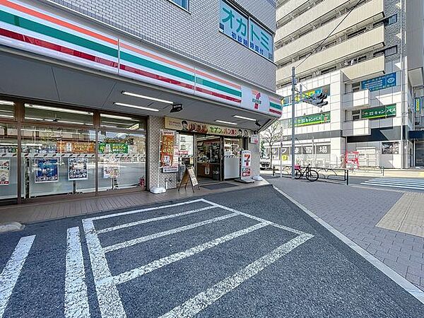 徒歩3分。セブンイレブン南葛西1丁目店 180m