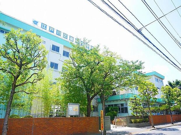 徒歩10分。江戸川区立篠崎中学校 750m