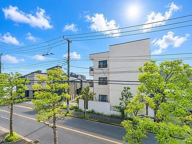 「眺望」心地よい風を感じながら、青空を眺め一息つくことのできる住空間です。