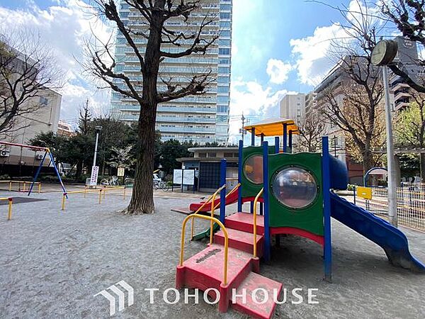 台東区立金竜公園 160m