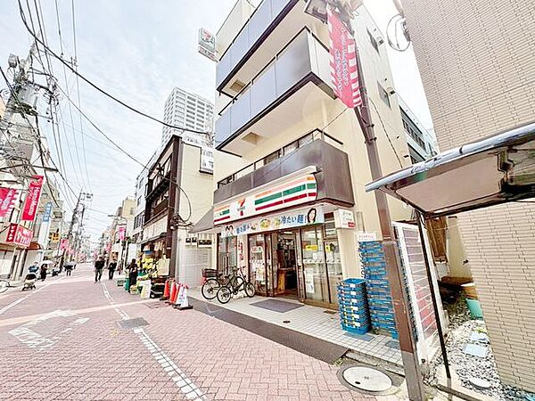 徒歩1分。セブンイレブン足立千住1丁目店 70m