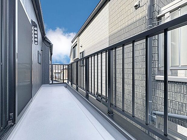 「眺望」心地よい風を感じながら、青空を眺め一息つくことのできる住空間です。