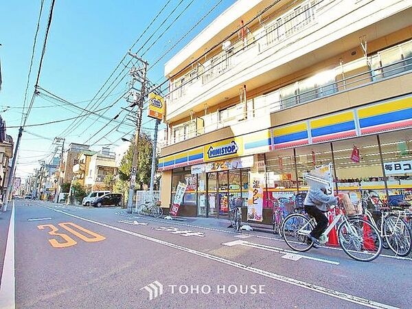徒歩9分。ミニストップ 西尾久店 670m