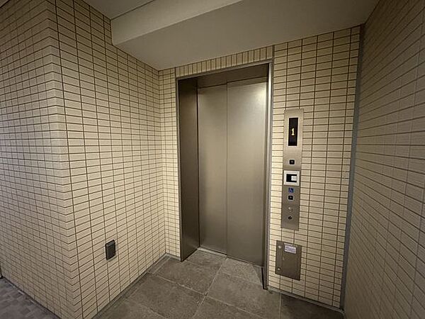 「エレベーターホール」