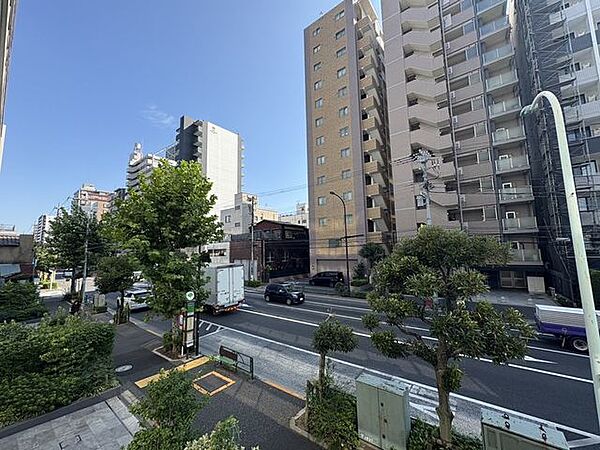 「2階の眺望」頬をなでる優しい風を感じることが出来るバルコニー。