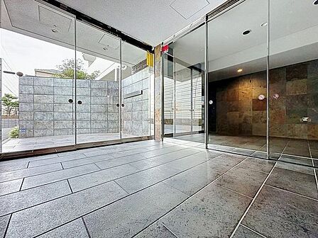 「エントランスホール」