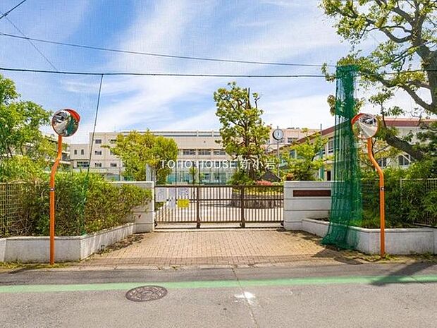 市川市立第六中学校 590m