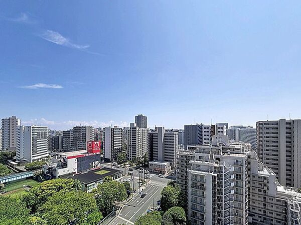 「眺望」心地よい風を感じながら、青空を眺め一息つくことのできる住空間です。