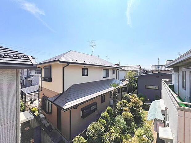 「眺望」緑が多い穏やかな街並みを一望しながら、爽やかな風と柔らかく降り注ぐ陽光を感じて頂けます。