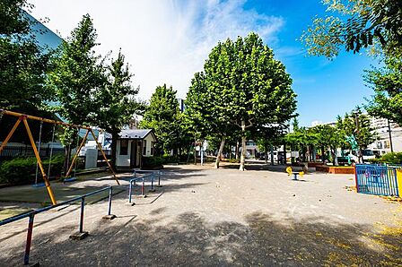 香取公園 580m