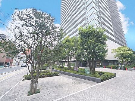 「マンション敷地内」