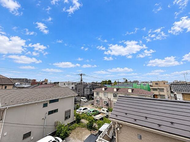 「眺望」心地よい風を感じながら、青空を眺め一息つくことのできる住空間です。