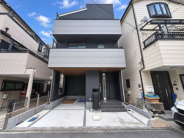 「〜3階建て3SLDＫ〜」20帖超えのLDK、豊富な収納、生活を彩る設備など、プラスワンのポイントが詰まった邸宅です。