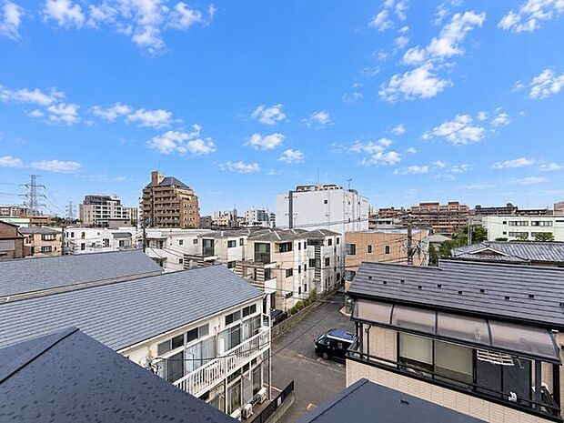 「眺望」心地よい風を感じながら、青空を眺め一息つくことのできる住空間です。