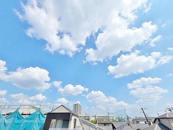 「眺望」心地よい風を感じながら、青空を眺め一息つくことのできる住空間です。
